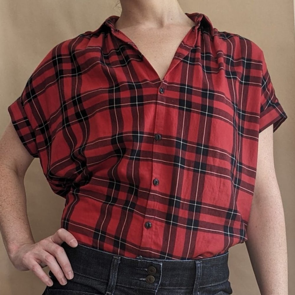 Red & black plaid short sleeve button up. Madewell, size xs. 100% cotton